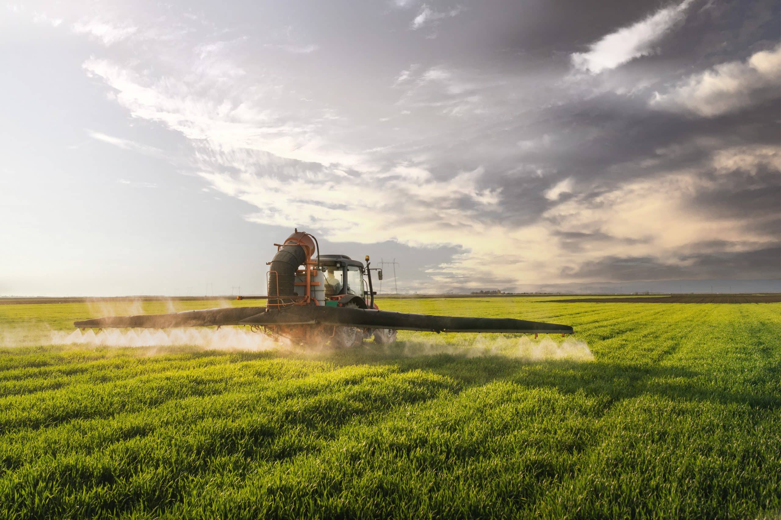 landwirtschaft-pflanzenschutzmittel-pestizide-schutzausruestung-scaled.jpg landwirtschaft-pflanzenschutzmittel-pestizide-schutzausruestung-scaled.jpg